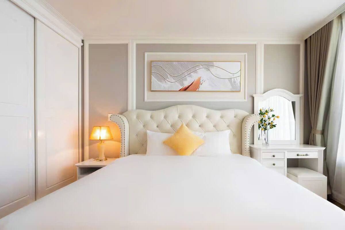 Premium bedding, down duvets, Select Comfort beds, free minibar