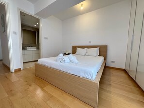 2 slaapkamers, een bureau, een strijkplank/strijkijzer, gratis wifi