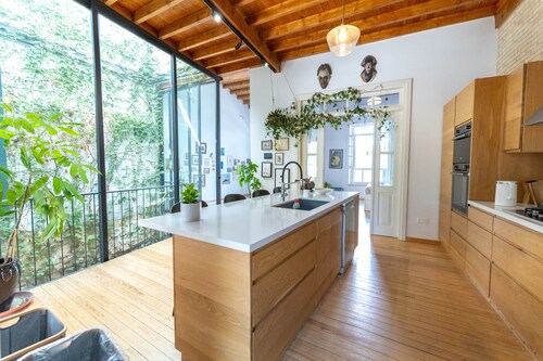 WealthyStays: 1927 Heritage House