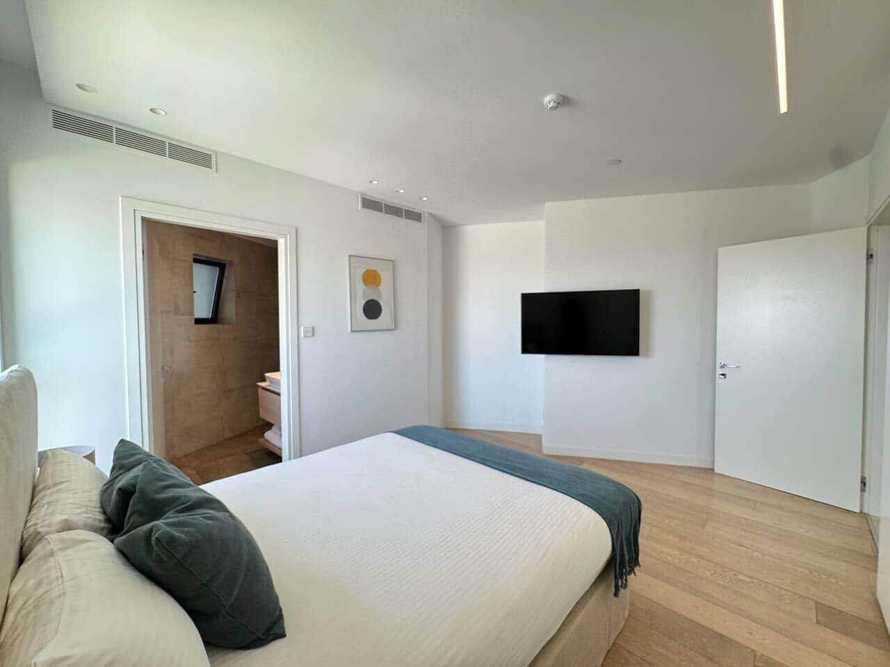 2 bedrooms, in-room safe, iron/ironing board, WiFi