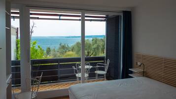 Ferros/tábuas de passar roupa, Wi-Fi, roupa de cama