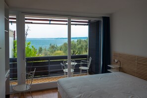 Ferros/tábuas de passar roupa, Wi-Fi, roupa de cama