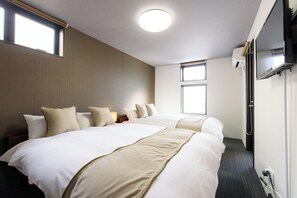 Superior Double Room, 2 Double Beds, Private Bathroom | Desk, iron/ironing board, free WiFi - JP INN Kyoto Ekikita Gakurincho (Kyoto)