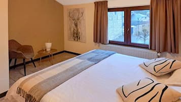 Free WiFi, bed sheets