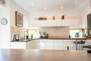 Kühlschrank, Ofen, Herdplatte, Geschirrspüler