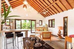 Villa, 1 habitación, alberca privada | Comedor