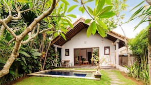 Unclassified image, 2 of 40, button - Lush 1 BR Private Pool Villa Inseminyak (Kerobokan)