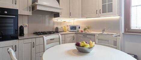 Apartment (2 Bedrooms) | Private kitchenette | Microwave, oven, espresso maker, electric kettle