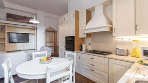 Apartment (2 Bedrooms) | Bahagian dalam
