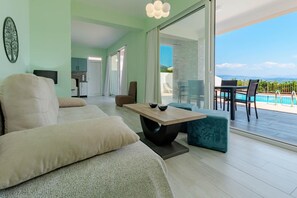 House - Villa Aglaia in Mparmpati (Corfu)