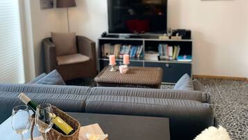 Tv, dvd-spelare och en stereo