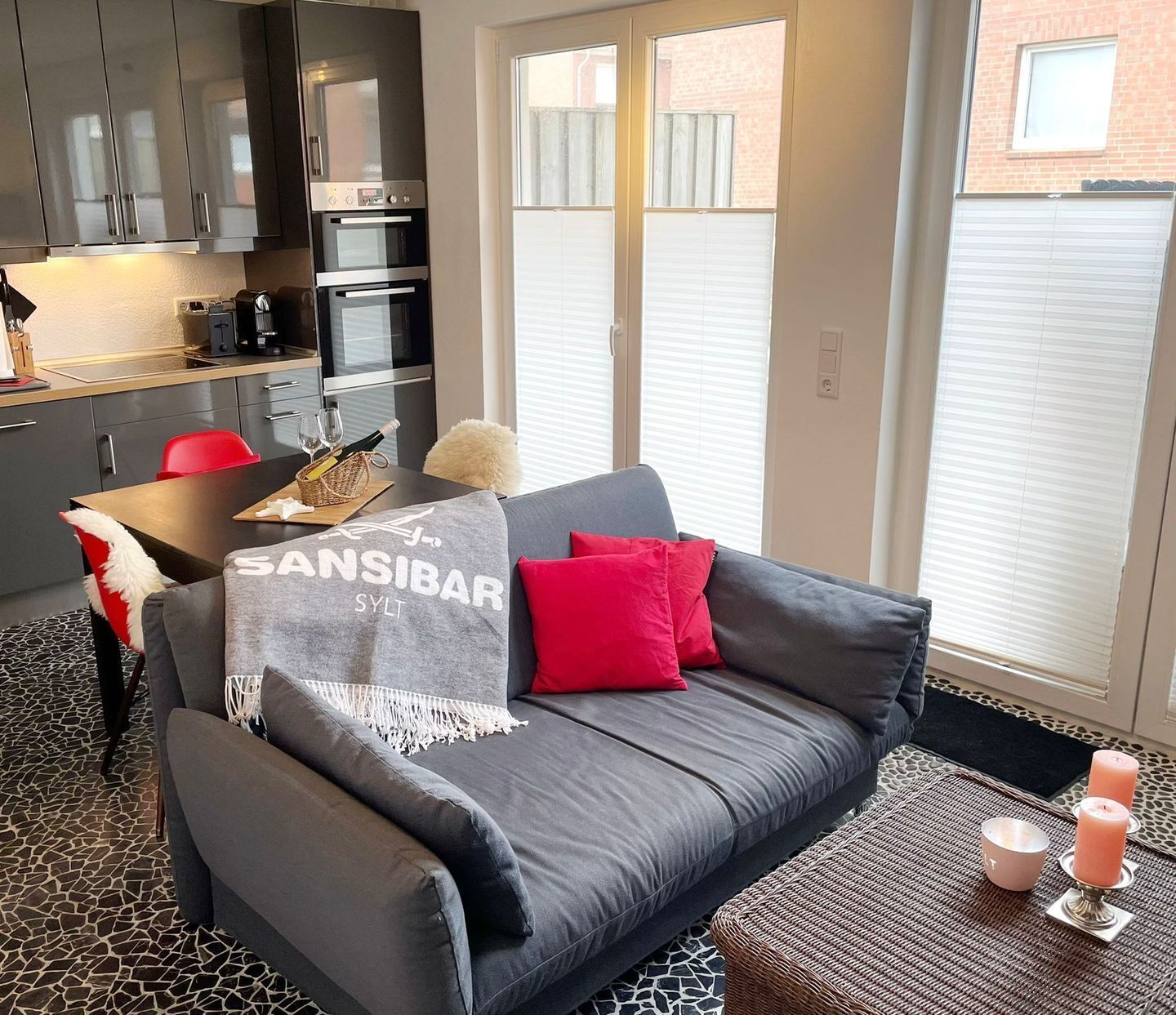 Fernseher, DVD-Player, Stereoanlage