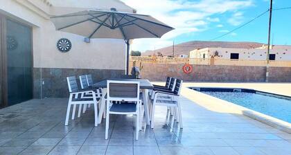 Enjoy House, Large heated swimming pool & Jacuzzi, bbq and beautiful landscapes