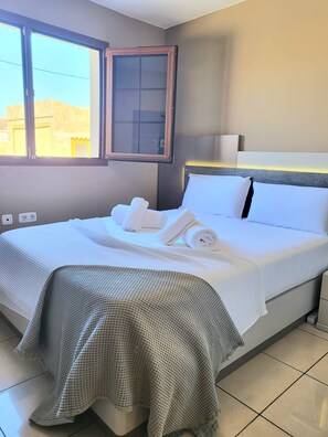 Iron/ironing board, Internet, bed sheets - Enjoy House, Large heated swimming pool & Jacuzzi, bbq and beautiful landscapes (Puerto del Rosario)