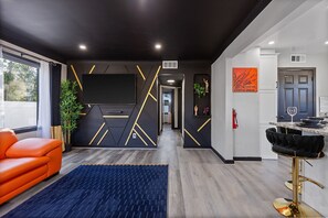 Lobby - Welcome! To The Dark Retreat and get ready for a quiet and cozy stay. (Oak Park)