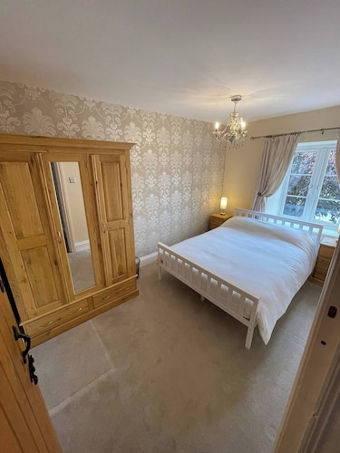 Chew Valley Retreat Suite