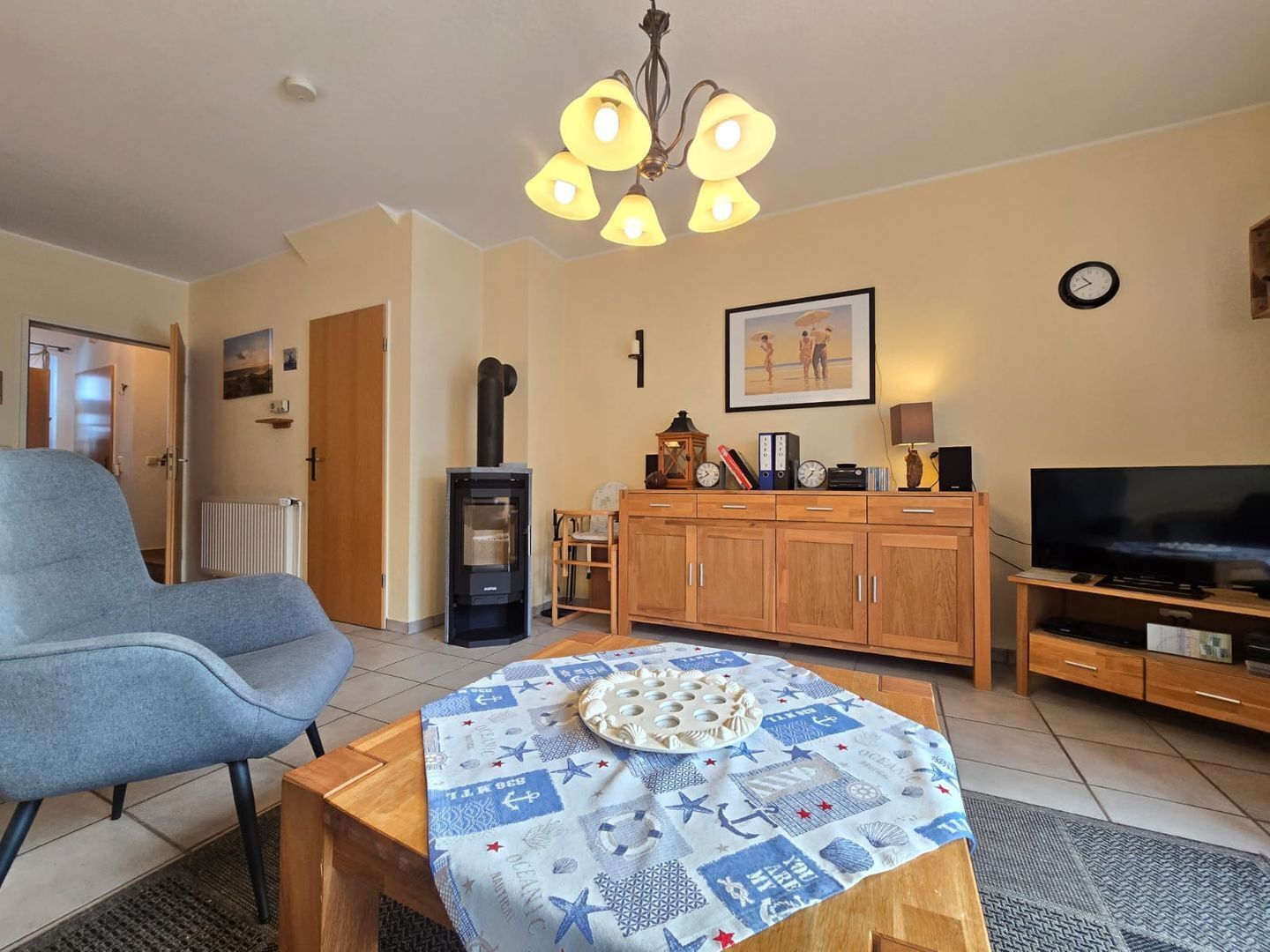 Fernseher, Kamin, DVD-Player, Stereoanlage