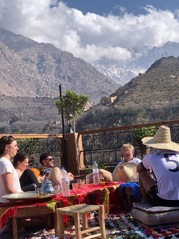 Outdoor dining - Ensuite Room with own Balcony at Imlil Oasis  - Oasis D'imlil (Imlil)