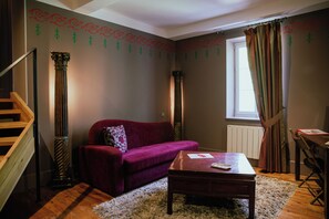 Junior Quadruple Room, Garden View | Blackout drapes, soundproofing, free WiFi - DOMAINE DES GRANDS CÈDRES (Cordelle)