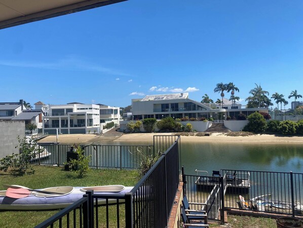 Property grounds - Exclusive Master Bedroom Room with Broadwater views (Surfers Paradise)