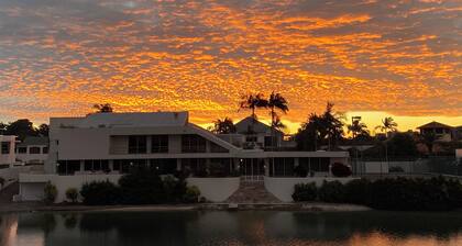 Exklusives Zimmer, 5 Gehminuten von der Startlinie des GC500 entfernt