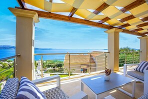 House - Villa Odysseus in Ionian Islands (Corfu)