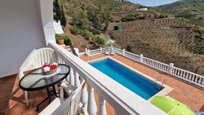 House - Villa Finca Los Corbachos (Cutar)