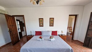 House - Villa Finca Los Corbachos (Cutar)