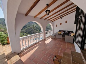House - Villa Finca Los Corbachos (Cutar)