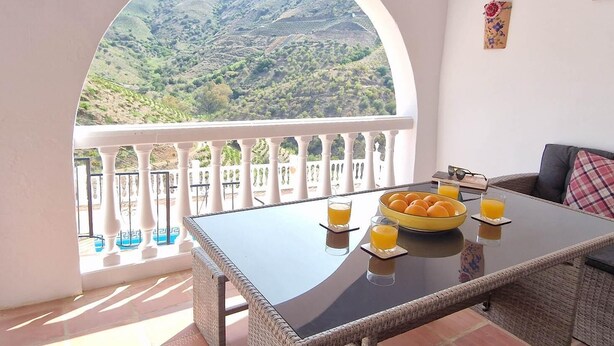 House - Villa Finca Los Corbachos (Cutar)