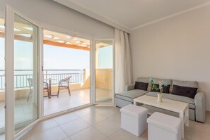 House - Villa Aurora in Mparmpati (Corfu)