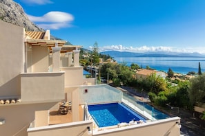 House - Villa Leo in Mparmpati (Corfu)