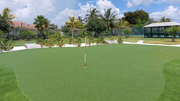 House, 4 Bedrooms, Balcony, Garden View | Sport court