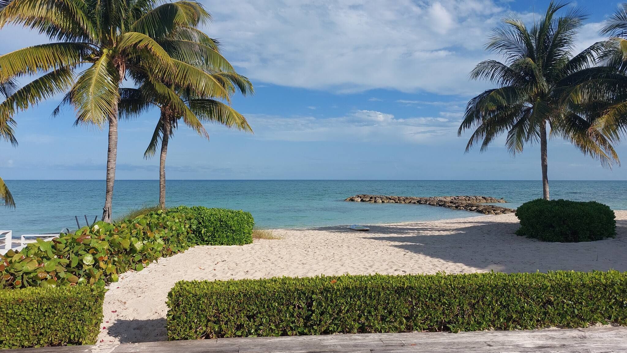 Rumah, 4 kamar tidur, balkon, pemandangan kebun | Pantai