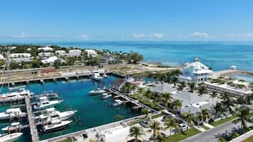 独立别墅, 4 间卧室, 阳台, 花园景观 | 小船码头