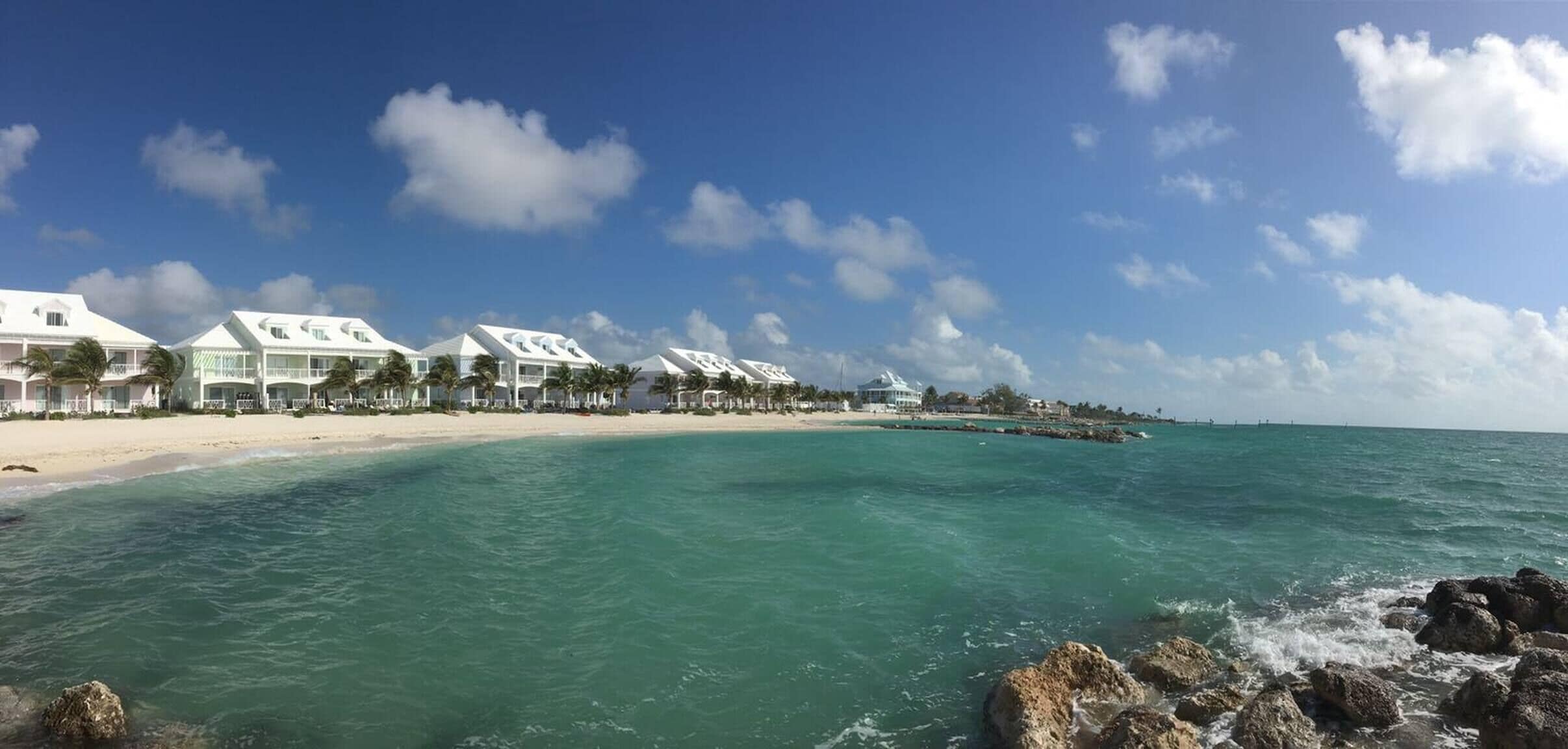 Hus - 4 soveværelser - balkon - udsigt til have | Strand