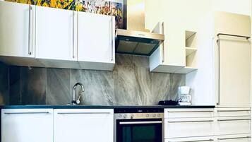 Basic Apartment | Private kitchen
