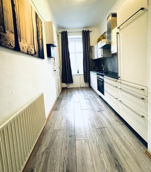 基本公寓 | 私人廚房 | 迷你雪櫃、焗爐、爐具、洗碗機