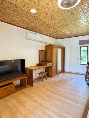 Superior Double Room, 1 King Bed | In-room safe, laptop workspace, blackout drapes, free WiFi