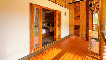 Superior Double Room, 1 King Bed | Terrace/patio