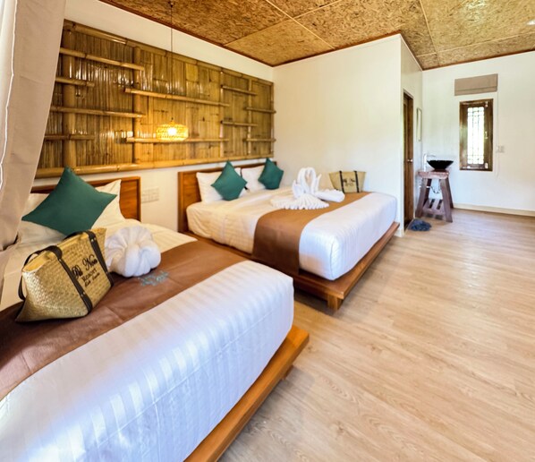 In-room safe, laptop workspace, blackout curtains, free WiFi