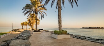 Luxury Seaview 3BR w/ Asst Room, Just Minutes from Fujairah’s Pristine Beaches