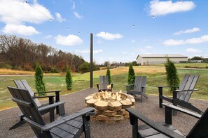 Property grounds - Hot Tub, Fire Pit, GAMES | 2 king beds |Sleeps 6|Close 2 Parkway (Sevierville)