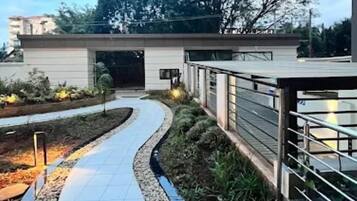 Área de parrillas y picnic