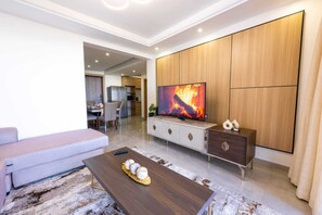 Classic Apartment, Balcony, City View | Living area