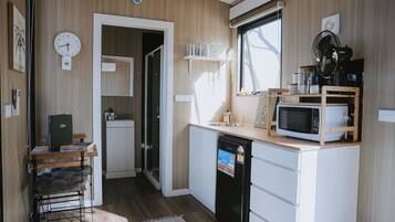 Fridge, microwave, stovetop, toaster