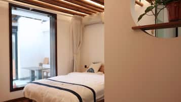 Habitación doble Confort | Insonorización, wifi gratis y decoración personalizada
