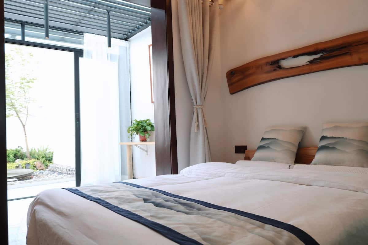 Sistema de insonorización, wifi gratis y decoración personalizada