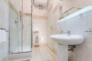 Hair dryer, bidet, towels, soap - Goldie flat - Vatican (Roma)