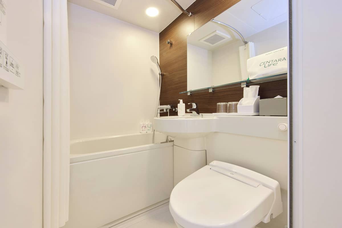 Desk, laptop workspace, free WiFi, bed sheets